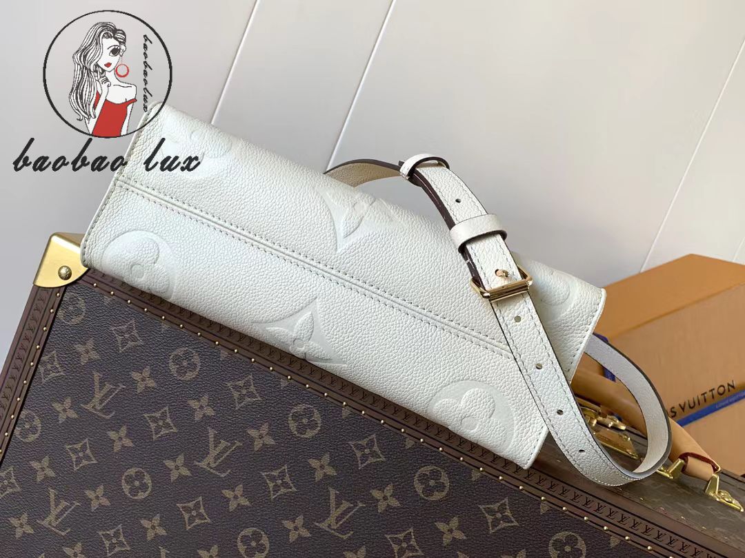 Luxury product view 4